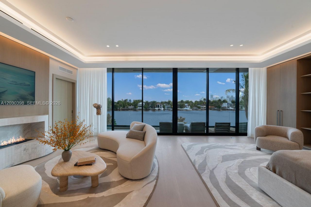 360 S Hibiscus Drive, Miami Beach, FL 33139 Photo