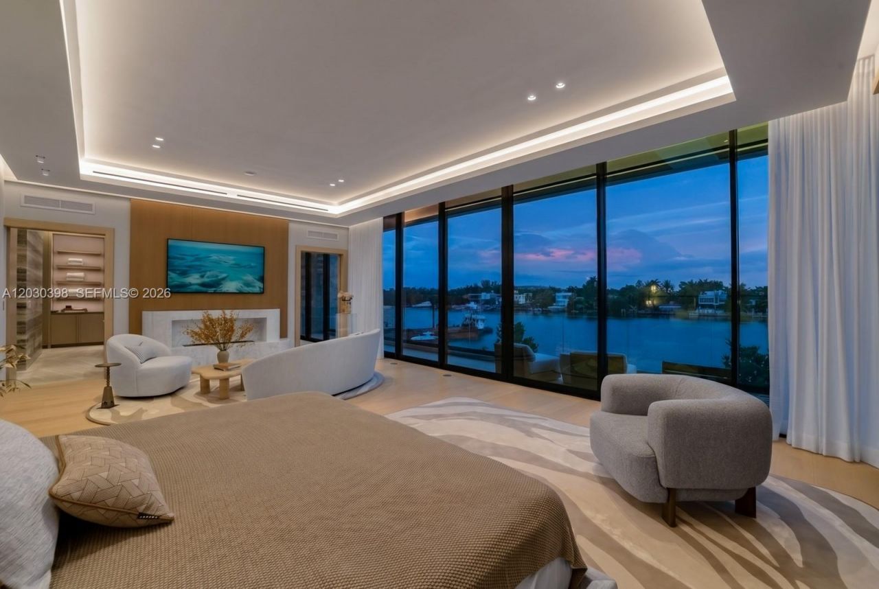 360 S Hibiscus Drive, Miami Beach, FL 33139 Photo