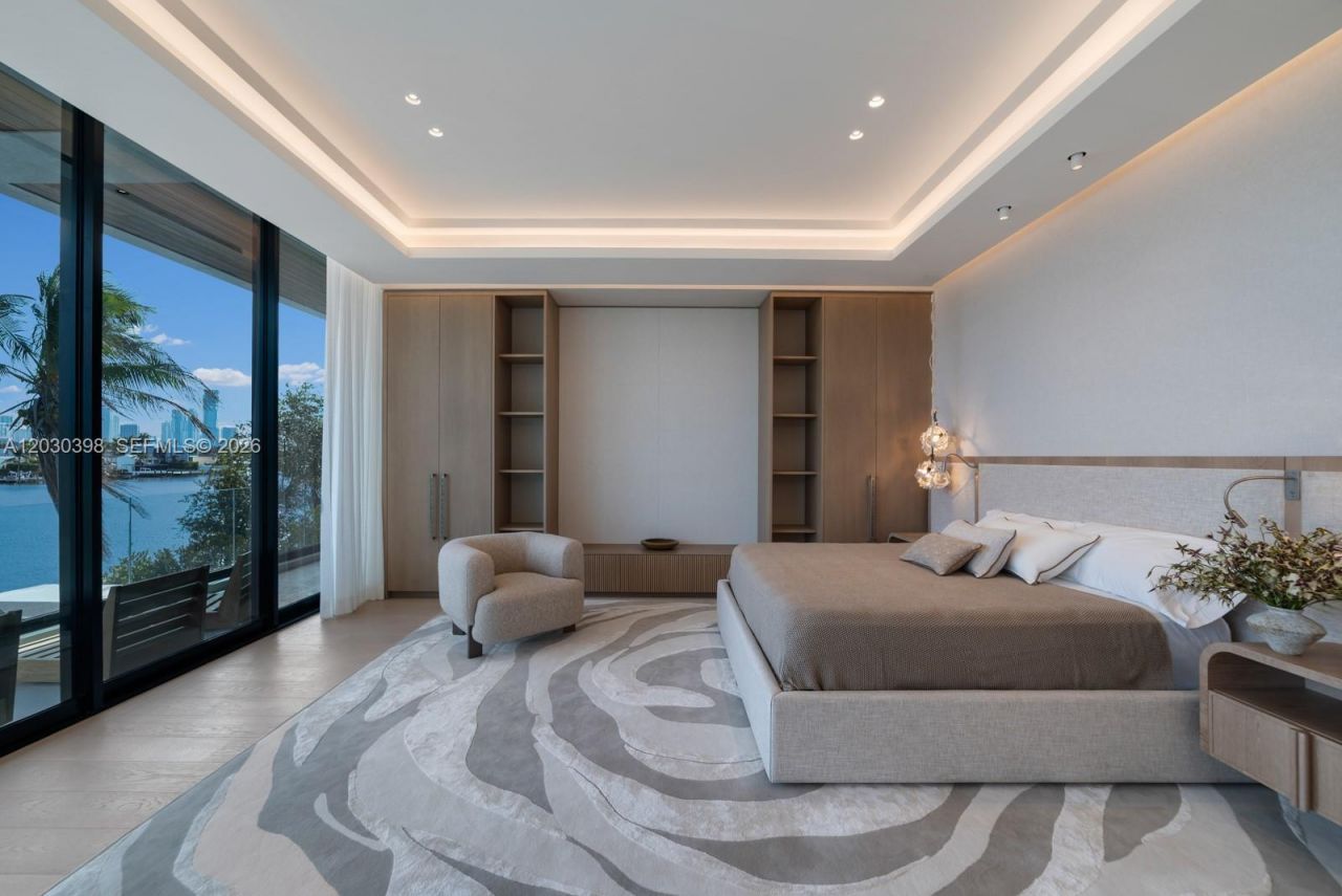 360 S Hibiscus Drive, Miami Beach, FL 33139 Photo