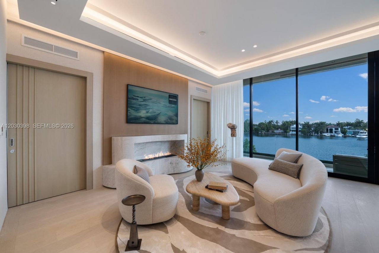 360 S Hibiscus Drive, Miami Beach, FL 33139 Photo