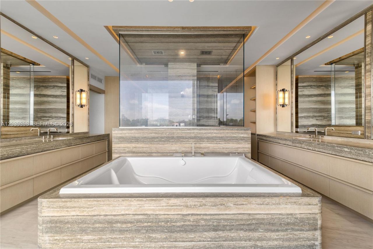 360 S Hibiscus Drive, Miami Beach, FL 33139 Photo