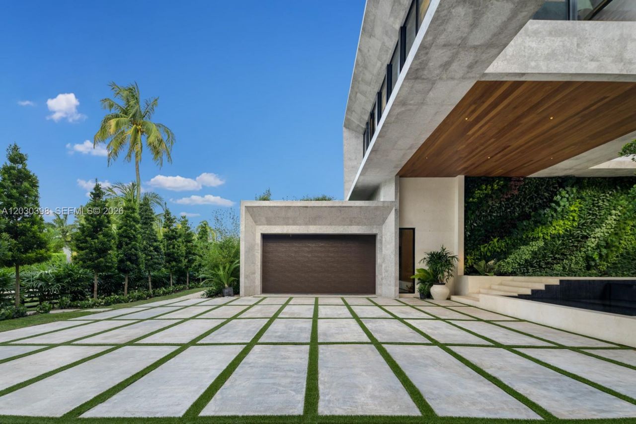 360 S Hibiscus Drive, Miami Beach, FL 33139 Photo