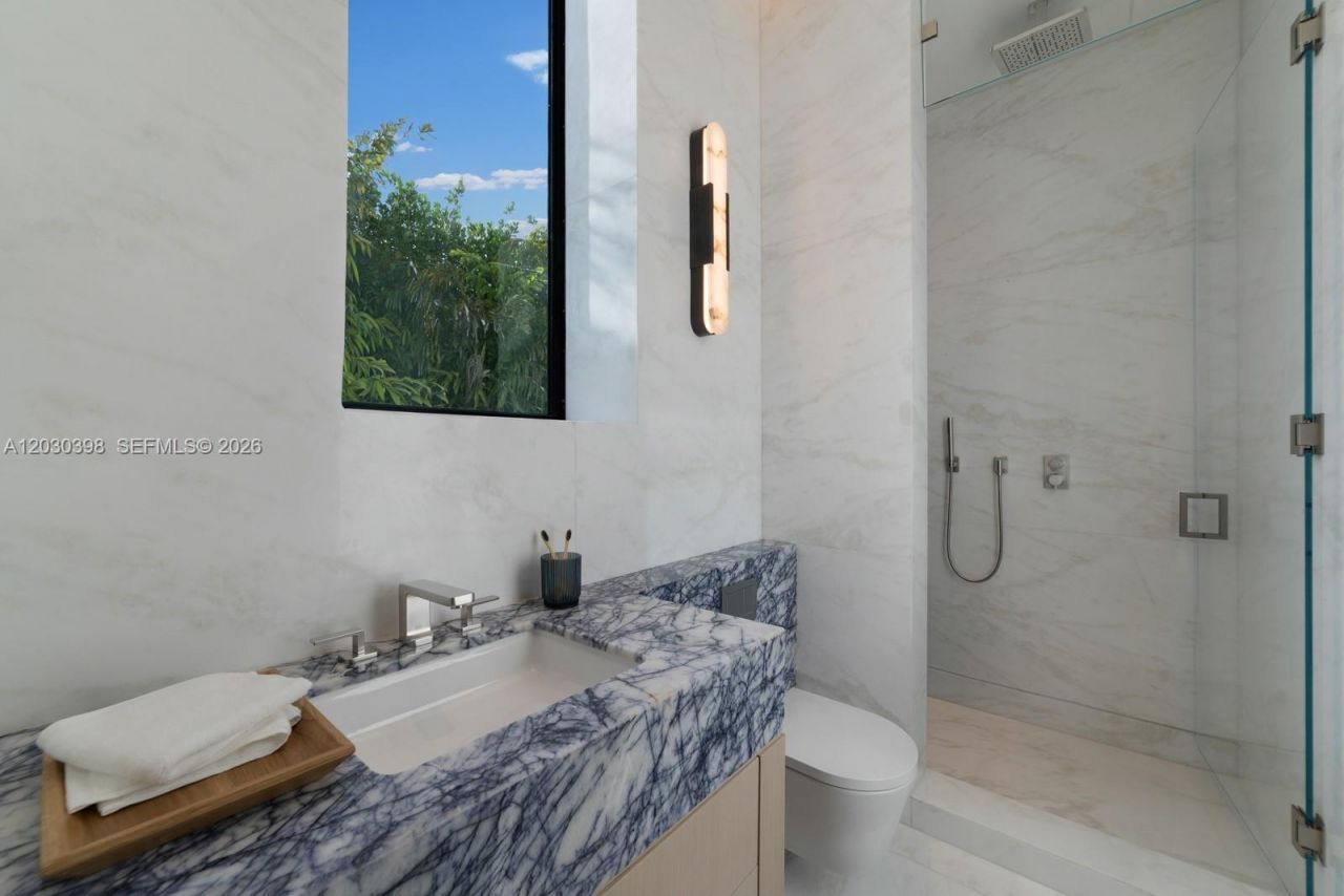360 S Hibiscus Drive, Miami Beach, FL 33139 Photo