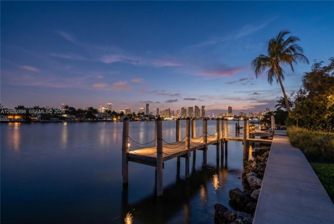 360 S Hibiscus Drive, Miami Beach, FL 33139 Photo