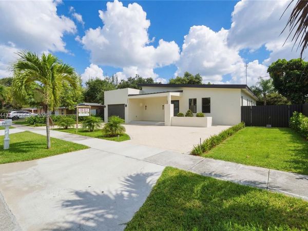 131 Miami Gardens Rd, West Park, FL 33023