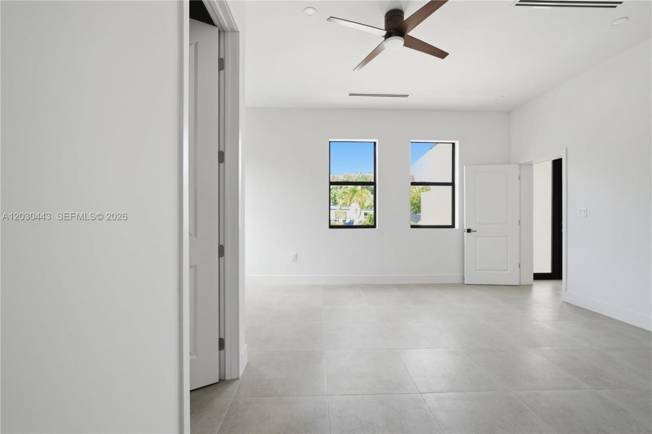 131 Miami Gardens Rd , West Park, FL 33023 Photo