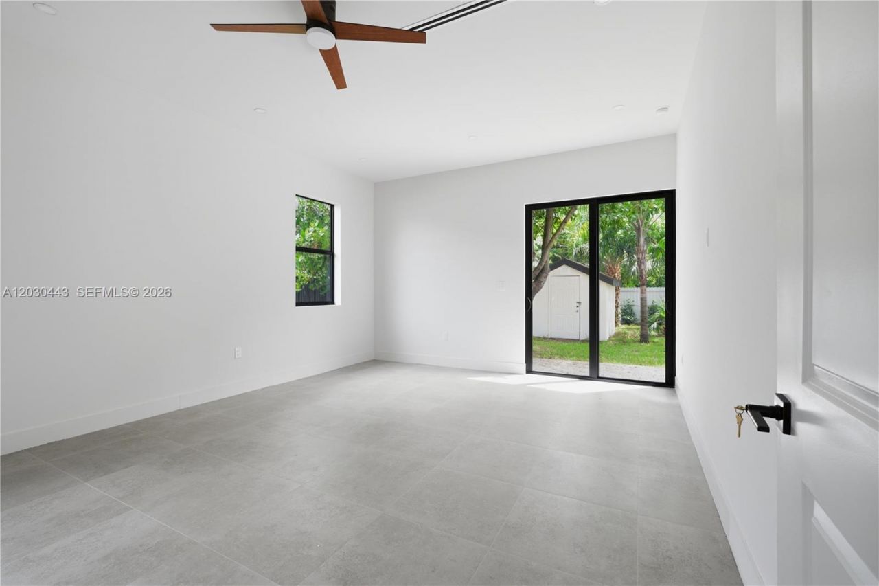 131 Miami Gardens Rd , West Park, FL 33023 Photo