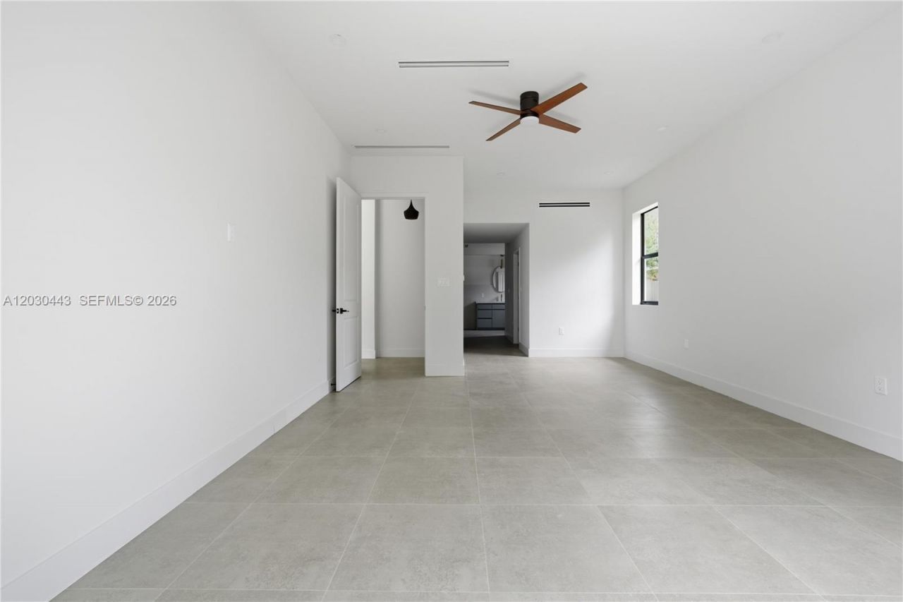 131 Miami Gardens Rd , West Park, FL 33023 Photo