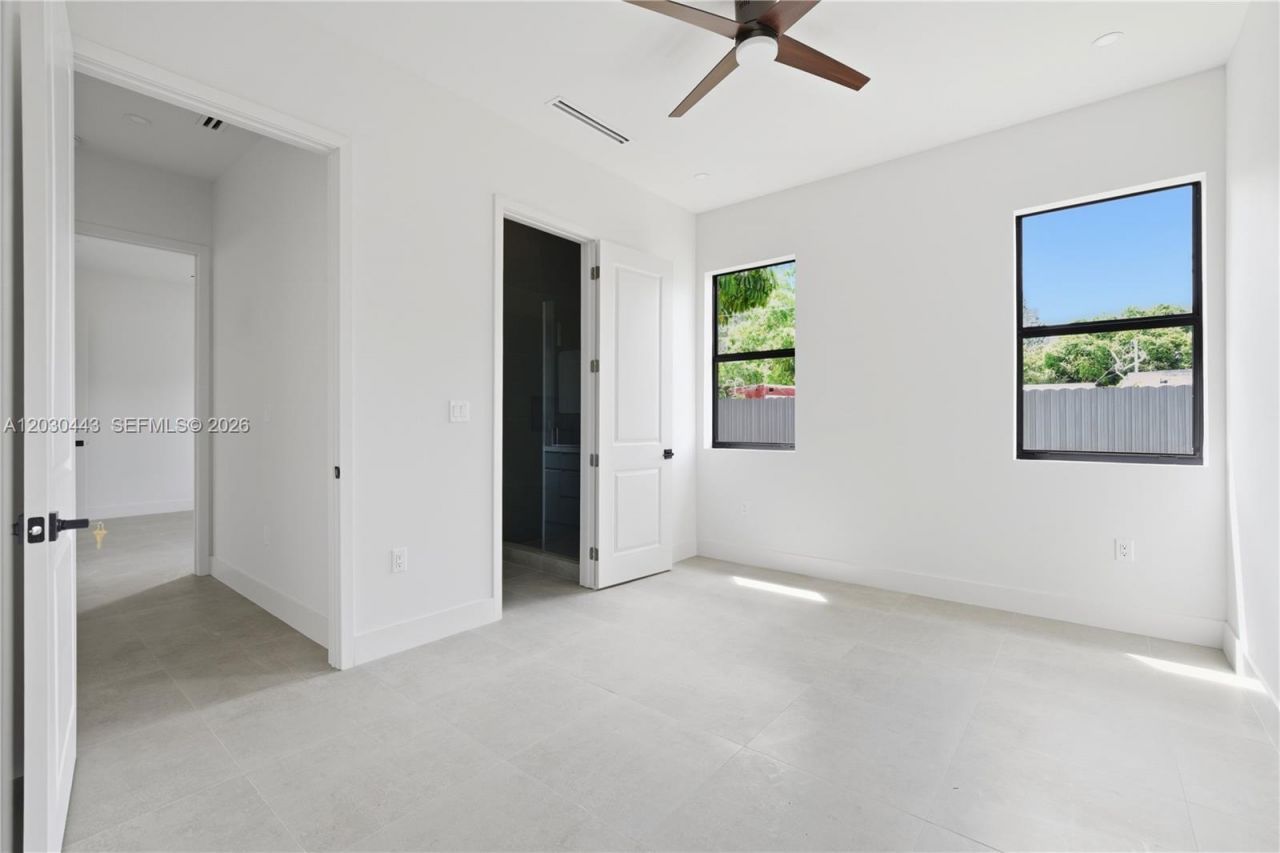131 Miami Gardens Rd , West Park, FL 33023 Photo