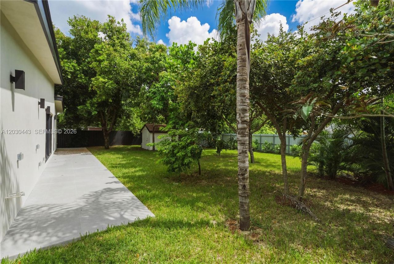 131 Miami Gardens Rd , West Park, FL 33023 Photo