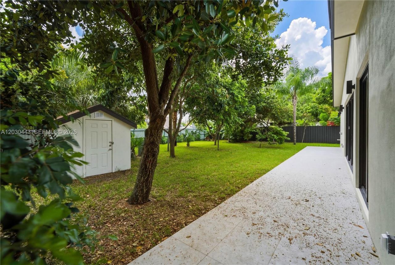131 Miami Gardens Rd , West Park, FL 33023 Photo