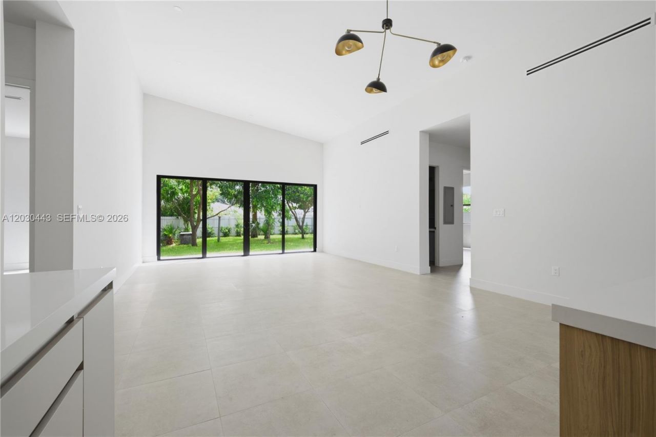 131 Miami Gardens Rd , West Park, FL 33023 Photo