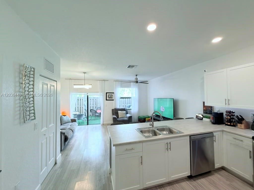 20784 NE 5th Ct, Unit 20784, Miami, FL 33179 Photo