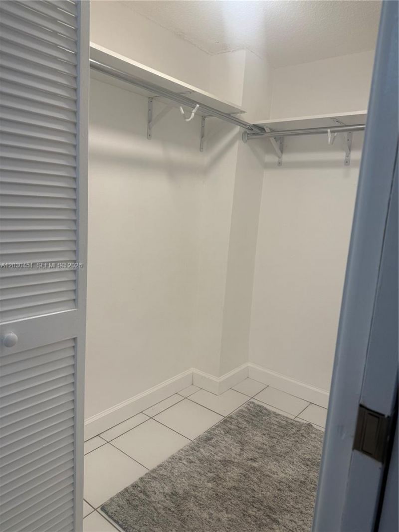 1390 Ocean Dr , Unit 302, Miami Beach, FL 33139 Photo