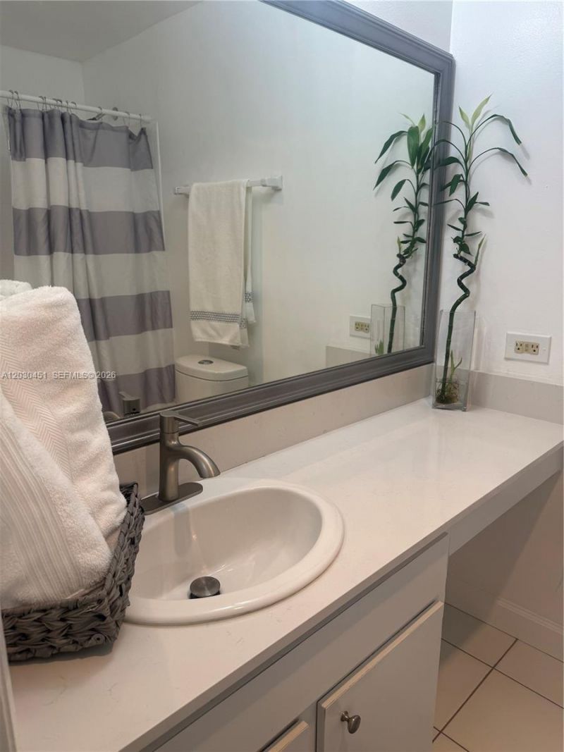 1390 Ocean Dr , Unit 302, Miami Beach, FL 33139 Photo