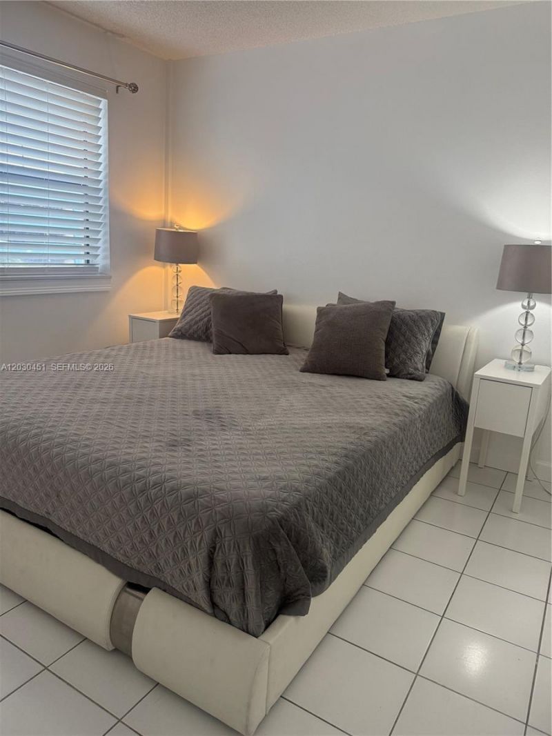 1390 Ocean Dr , Unit 302, Miami Beach, FL 33139 Photo