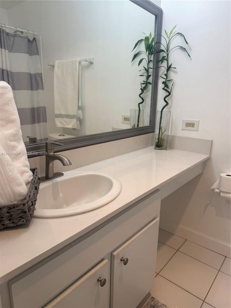 1390 Ocean Dr , Unit 302, Miami Beach, FL 33139 Photo
