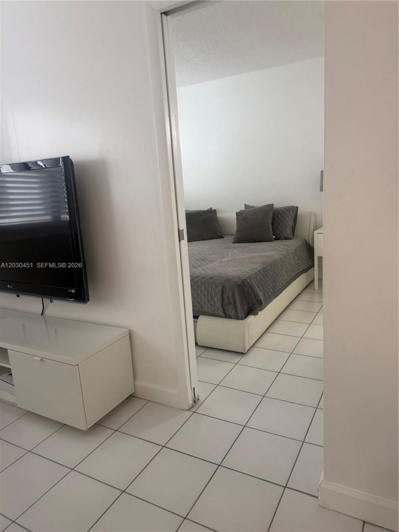 1390 Ocean Dr , Unit 302, Miami Beach, FL 33139 Photo