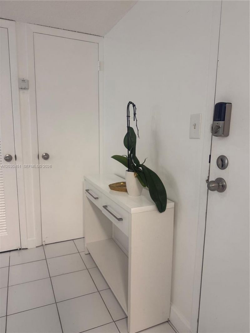 1390 Ocean Dr , Unit 302, Miami Beach, FL 33139 Photo