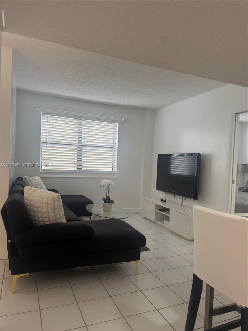 1390 Ocean Dr , Unit 302, Miami Beach, FL 33139 Photo
