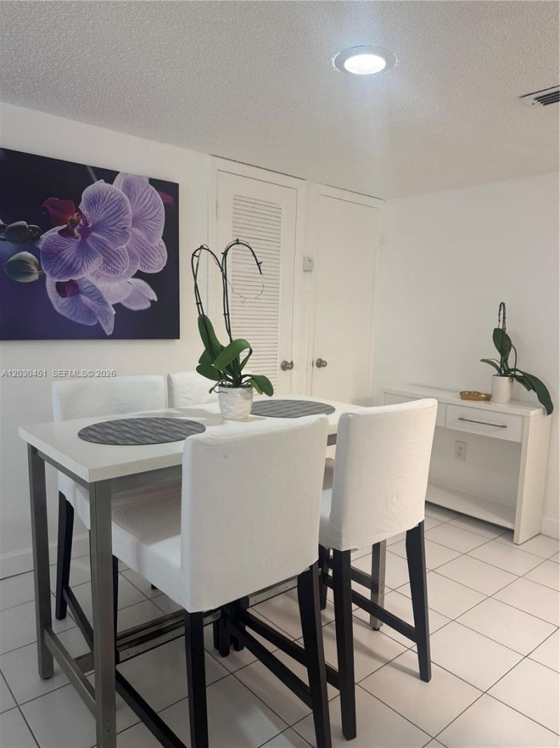 1390 Ocean Dr , Unit 302, Miami Beach, FL 33139 Photo