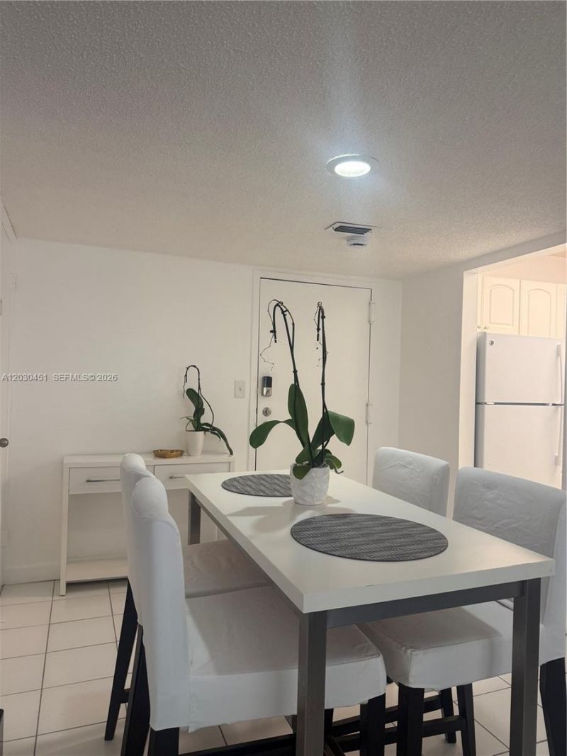 1390 Ocean Dr , Unit 302, Miami Beach, FL 33139 Photo