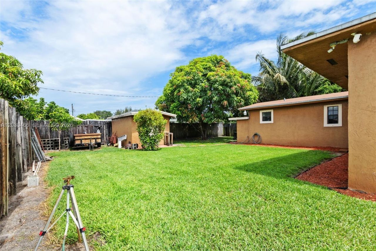 15600 NW 37th Pl , Miami Gardens, FL 33054 Photo