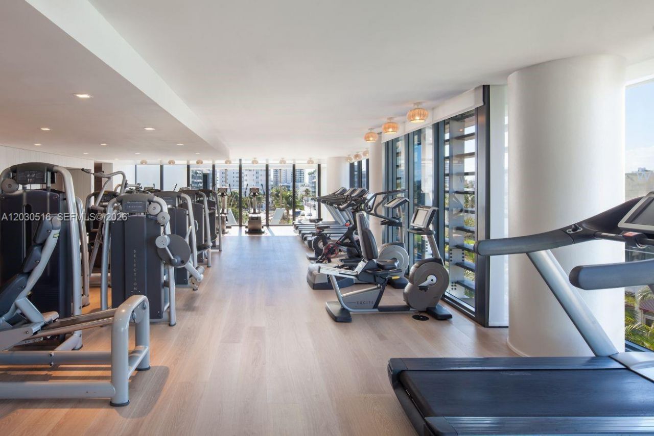 2201 Collins Ave , Unit 707, Miami Beach, FL 33139 Photo