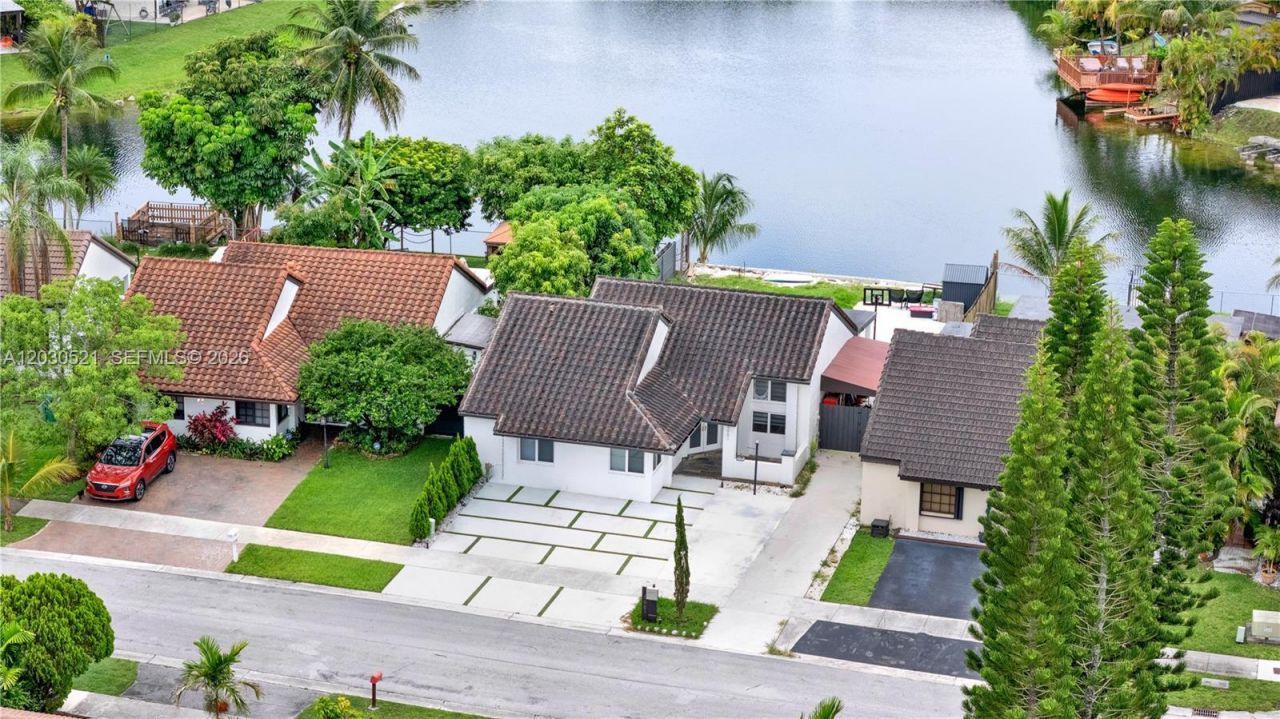 6661 SW 127th Path , Miami, FL 33183 Photo
