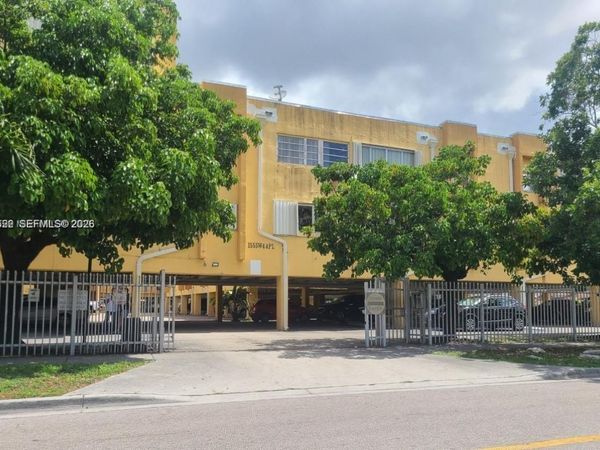 1555 W 44th Pl, Unit 225D, Hialeah, FL 33012
