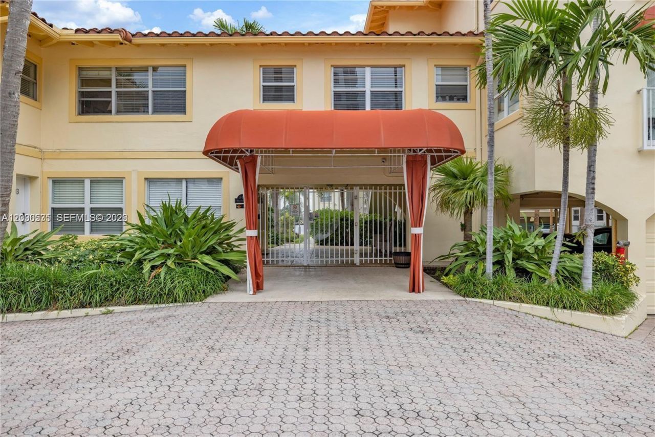 341 N Birch Rd , Unit 315, Fort Lauderdale, FL 33304 Photo