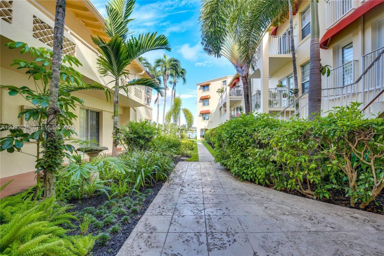 341 N Birch Rd , Unit 315, Fort Lauderdale, FL 33304 Photo