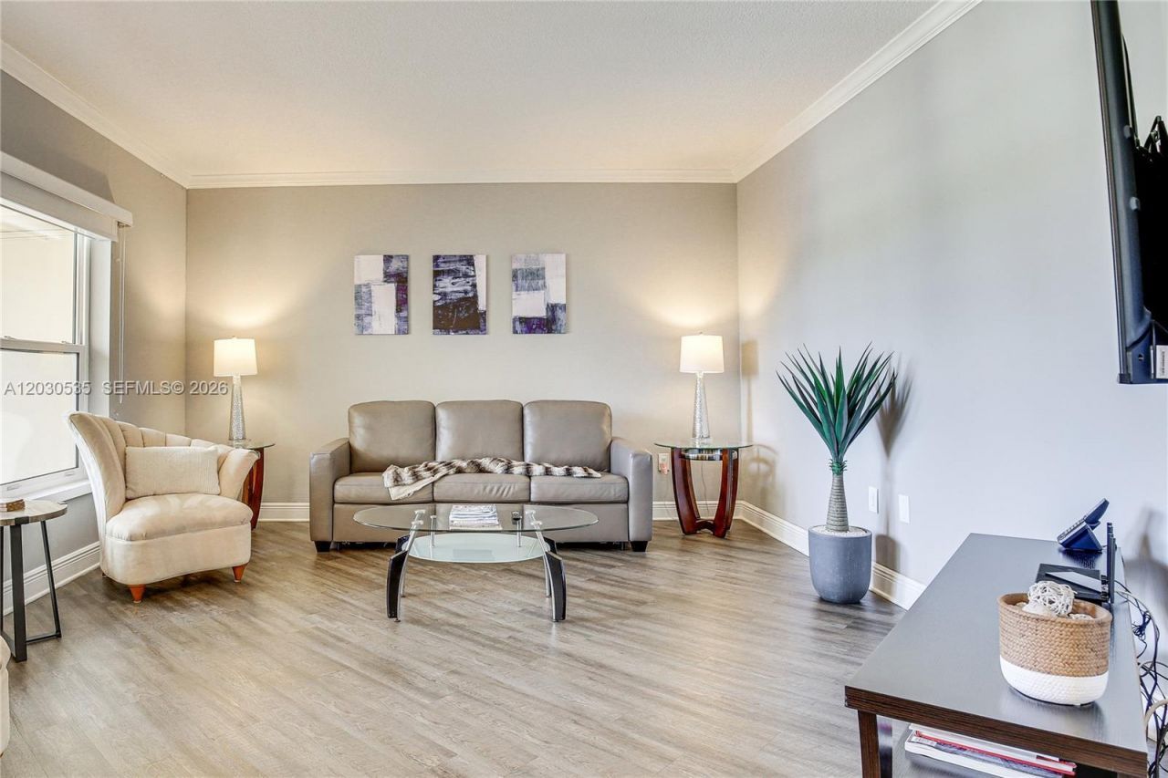 341 N Birch Rd , Unit 315, Fort Lauderdale, FL 33304 Photo