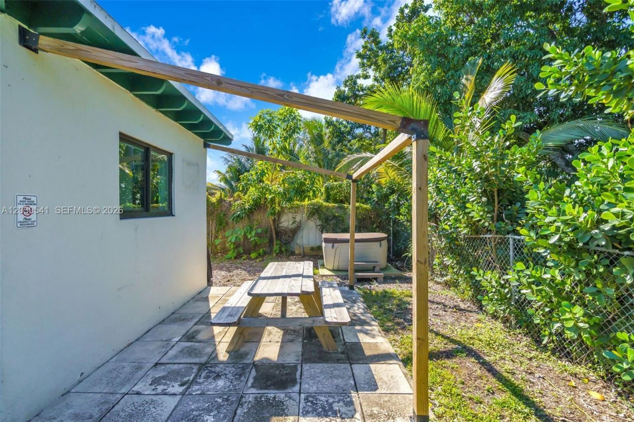 11534 NE 13th Ave , Miami, FL 33161 Photo