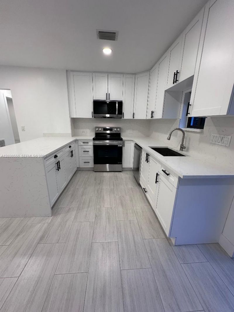 2750 Washington St , Hollywood, FL 33020 Photo