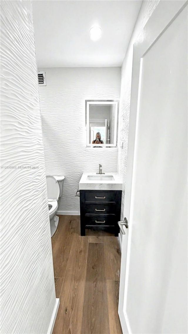 2451 Brickell Ave , Unit 5G, Miami, FL 33129 Photo