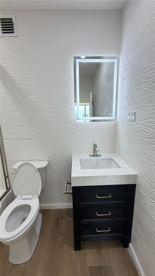 2451 Brickell Ave , Unit 5G, Miami, FL 33129 Photo