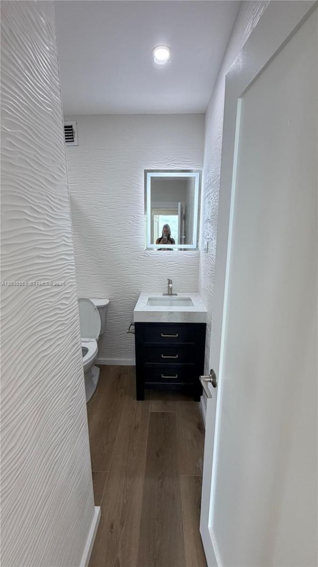 2451 Brickell Ave , Unit 5G, Miami, FL 33129 Photo