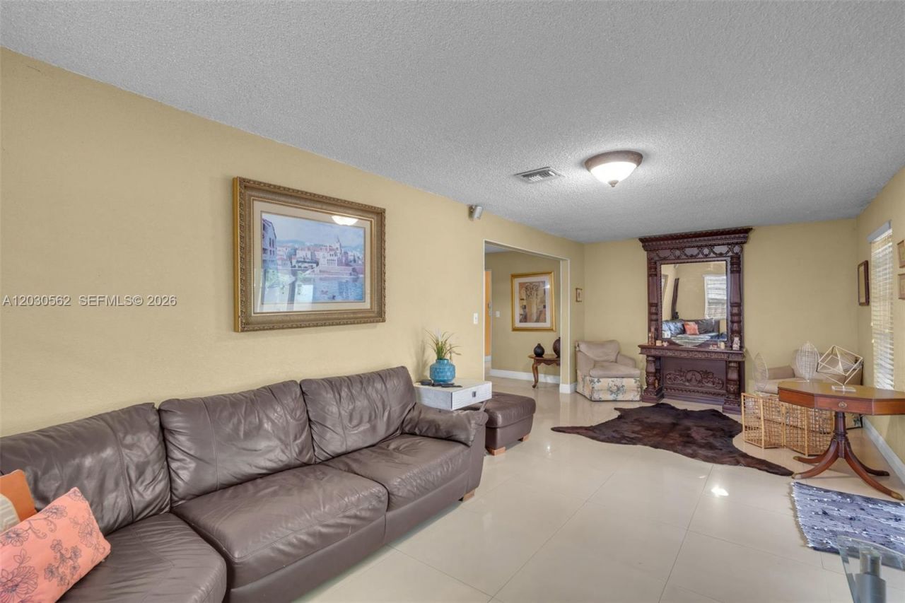 1320 SW 84th Ave , Miami, FL 33144 Photo