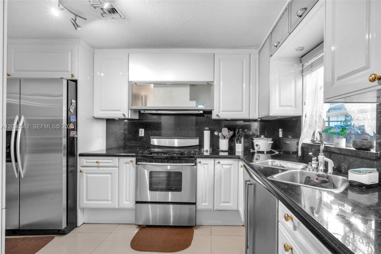 1320 SW 84th Ave , Miami, FL 33144 Photo