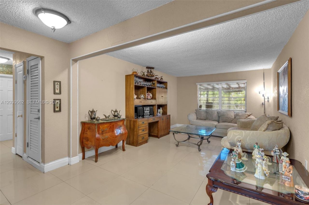 1320 SW 84th Ave , Miami, FL 33144 Photo
