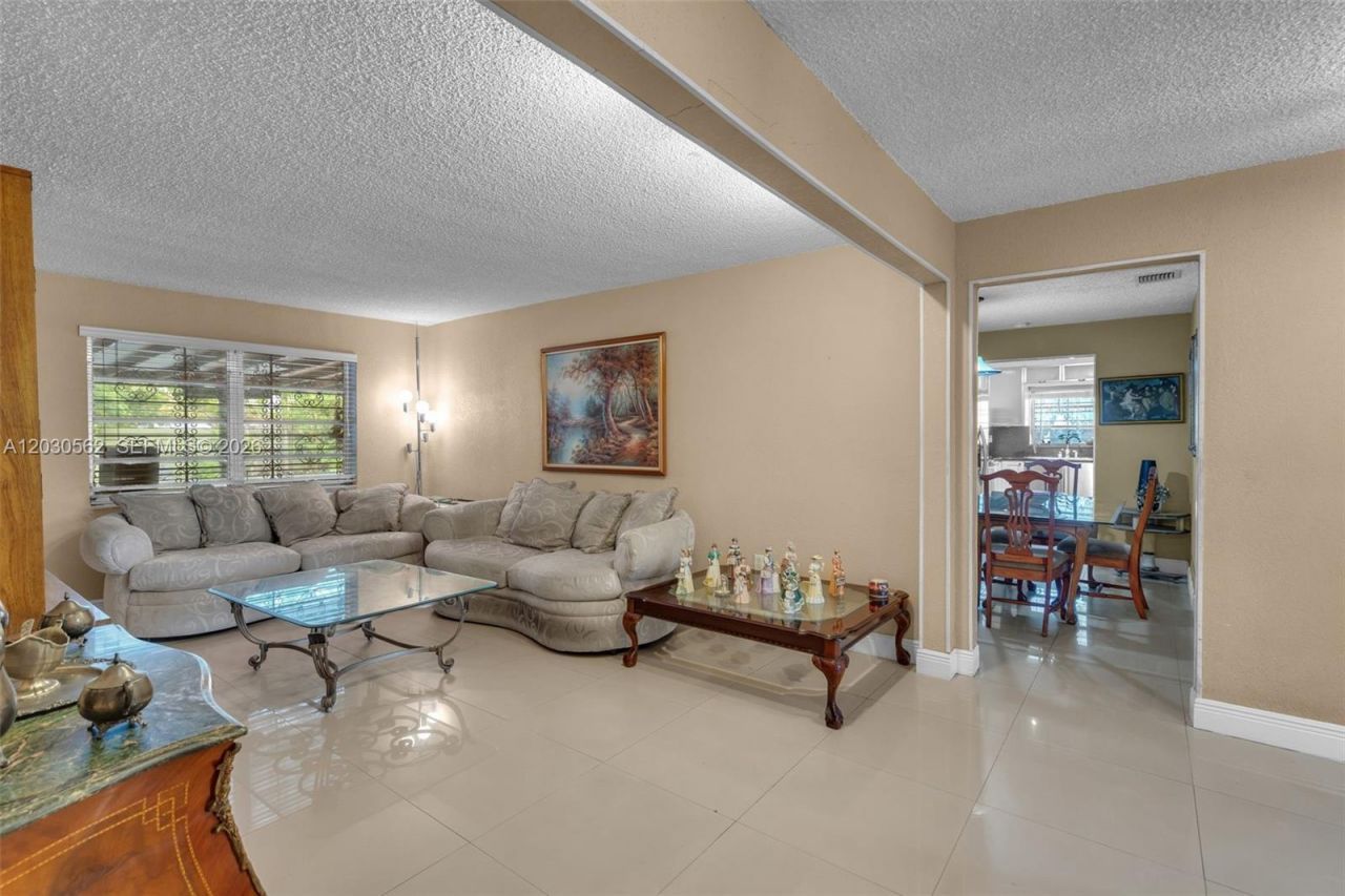 1320 SW 84th Ave , Miami, FL 33144 Photo