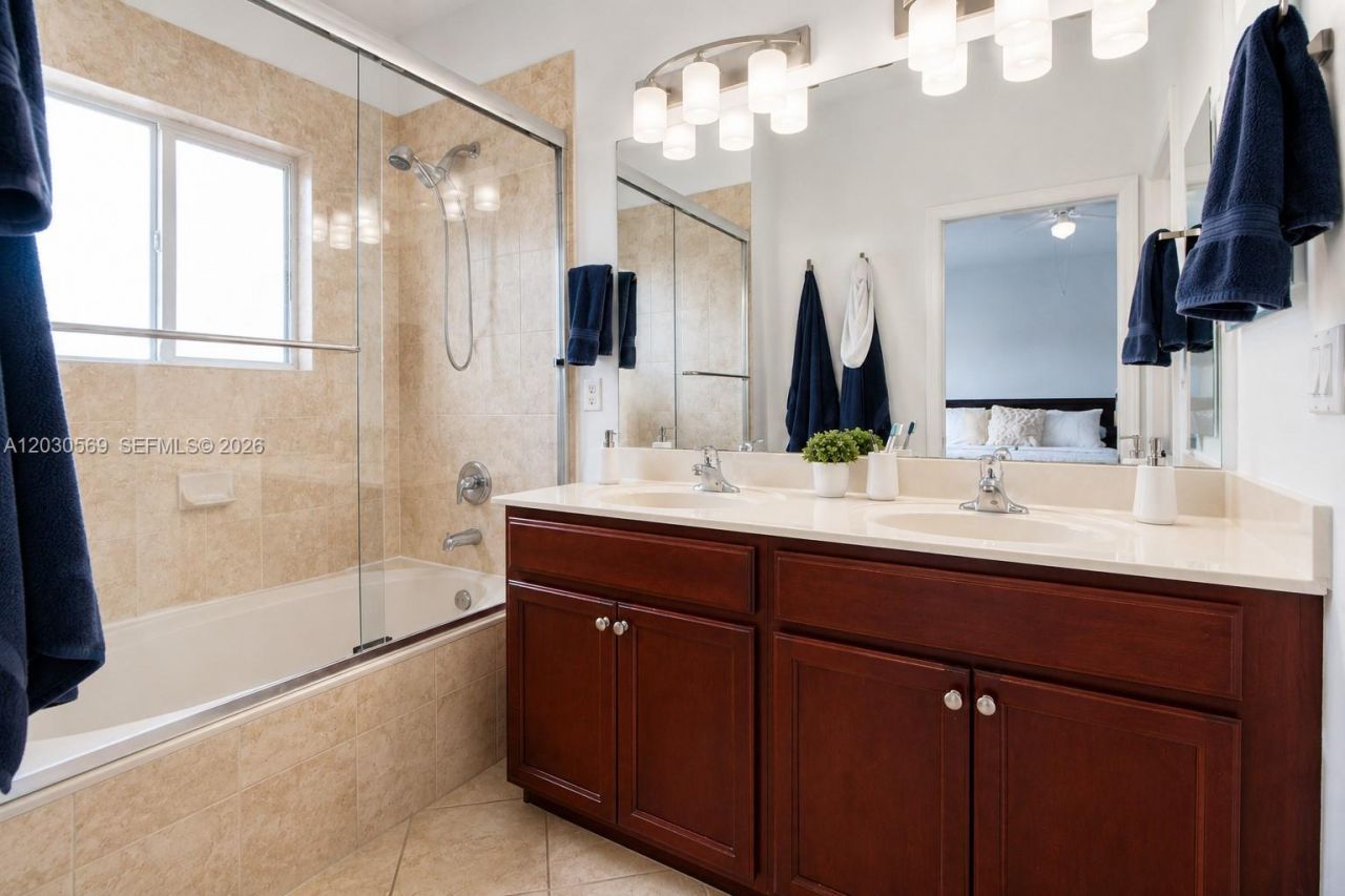 2564 SW 147th Path , Miami, FL 33185 Photo