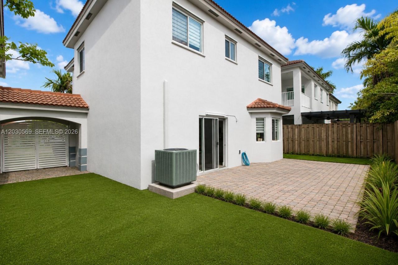 2564 SW 147th Path , Miami, FL 33185 Photo