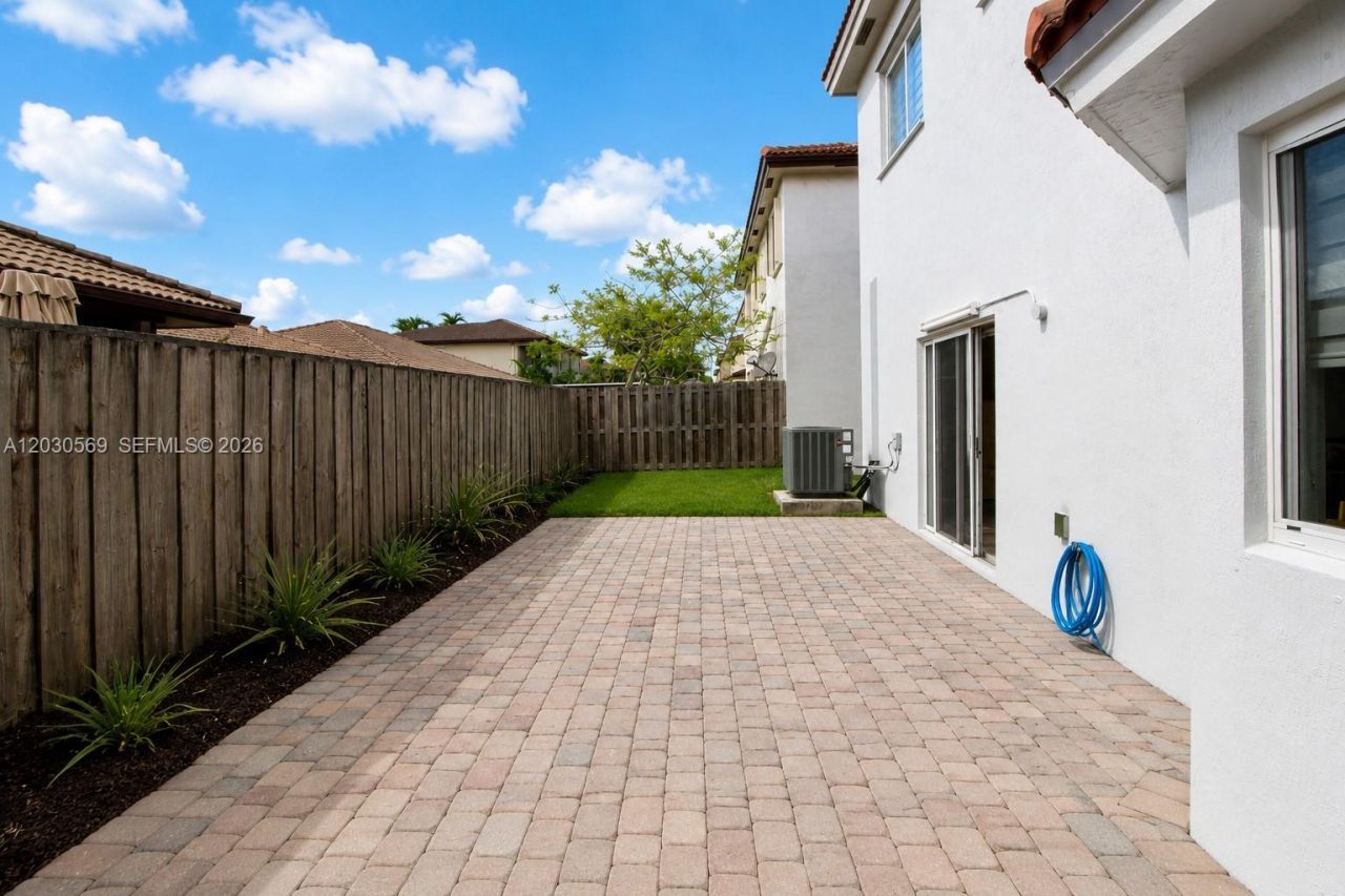 2564 SW 147th Path , Miami, FL 33185 Photo