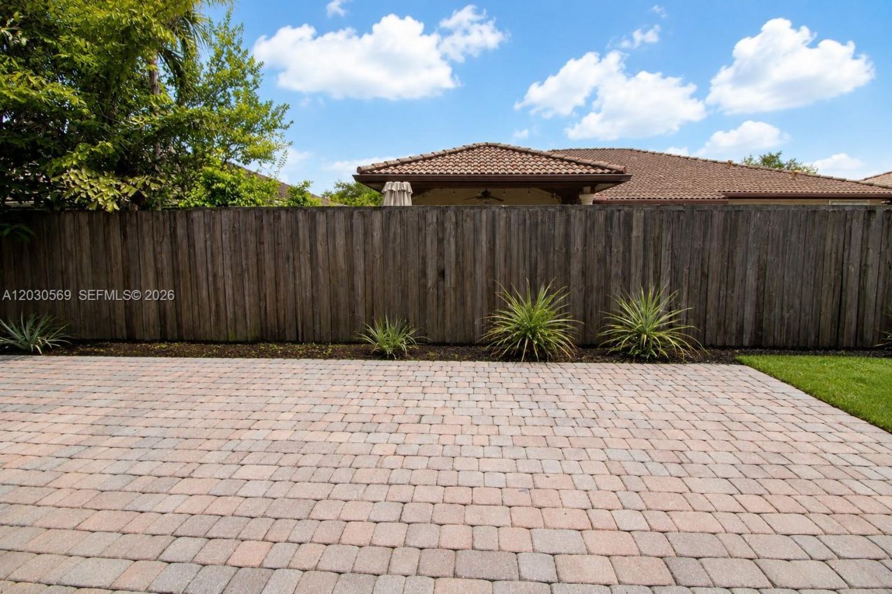 2564 SW 147th Path , Miami, FL 33185 Photo