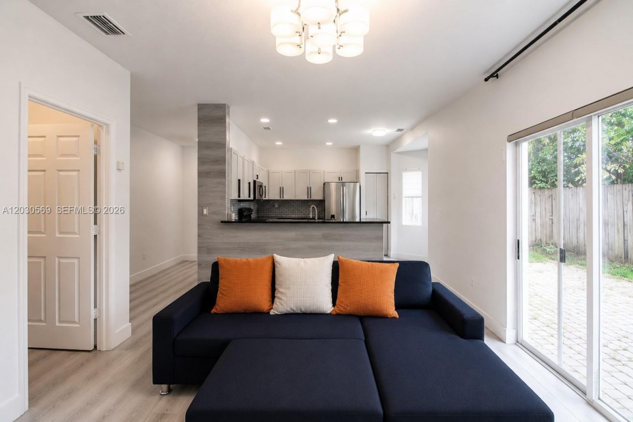 2564 SW 147th Path , Miami, FL 33185 Photo