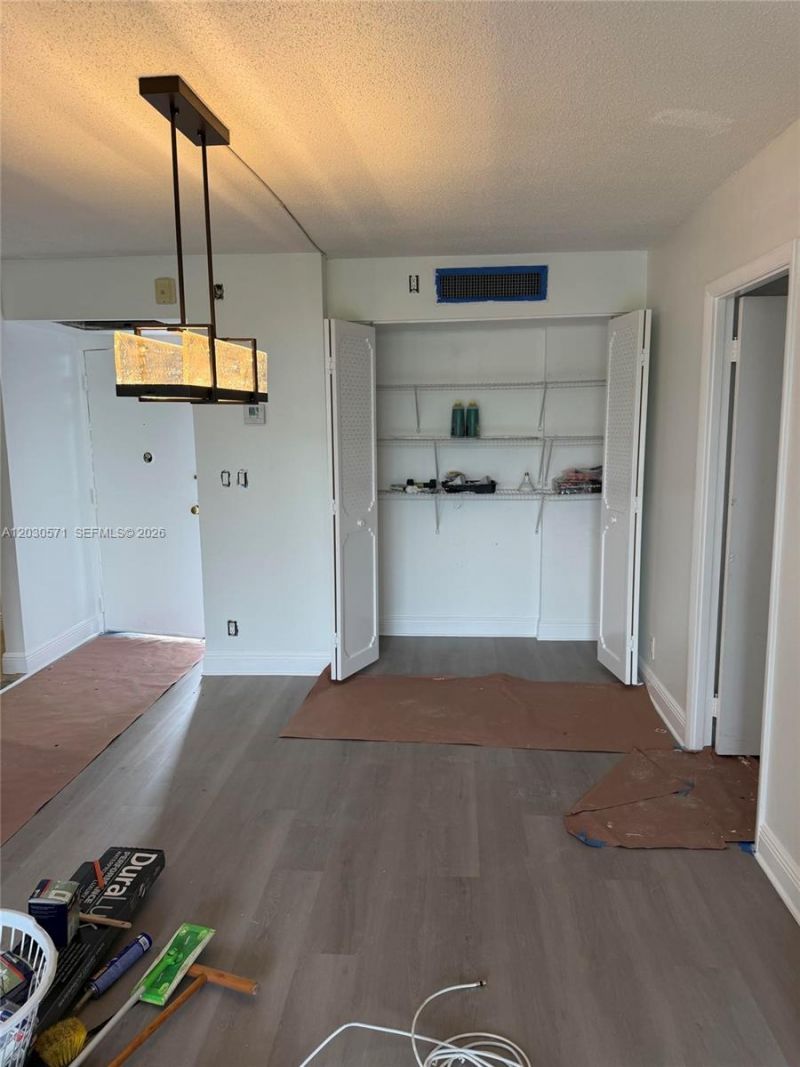 3301 N Country Club Dr, Unit 407, Aventura, FL 33180 Photo