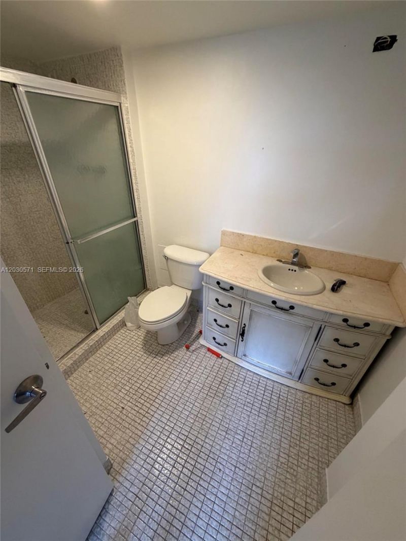 3301 N Country Club Dr, Unit 407, Aventura, FL 33180 Photo