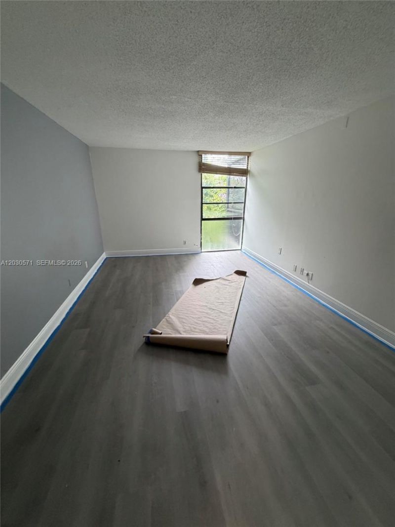 3301 N Country Club Dr, Unit 407, Aventura, FL 33180 Photo